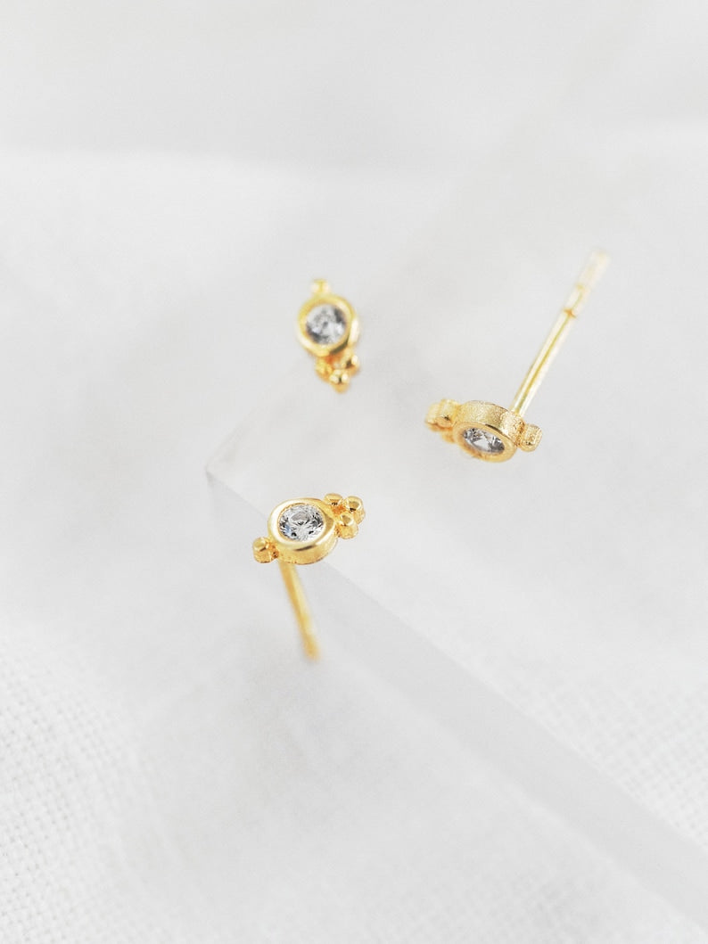 Silver milgrain stud earrings | Tiny stud earrings | Dainty stud earrings | Delicate stud earrings | Second hole | Minimalist earrings