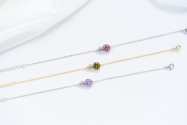 Gold Peridot bracelet - dainty peridot bracelet - cluster bracelet - gemstone bracelet - August birthstone bracelet - green and gold bracele